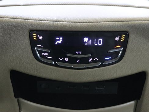 Used 2018 Cadillac Escalade ESV Platinum AWD/4WD image 24