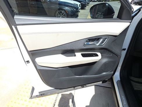 Used 2023 Nissan Ariya FWD image 11