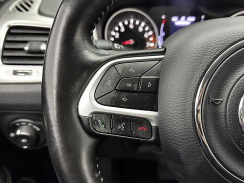 Used 2019 Jeep Compass Latitude w/ Cold Weather Group image 19