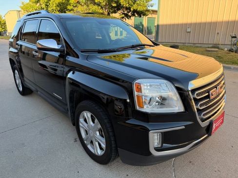 Used 2017 GMC Terrain SLT image 4
