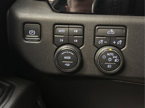 Certified 2022 Chevrolet Silverado 1500 LT Trail Boss image 39