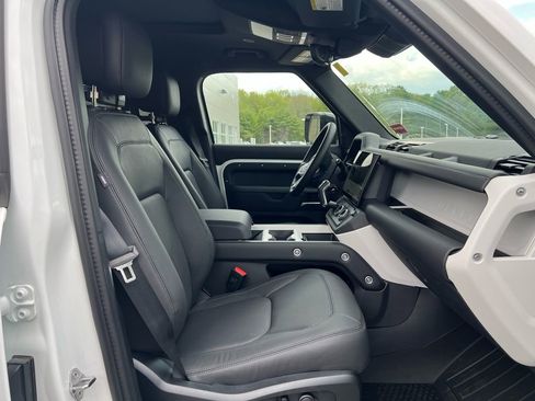 New 2026 Land Rover Defender 110 X-Dynamic SE AWD/4WD image 25