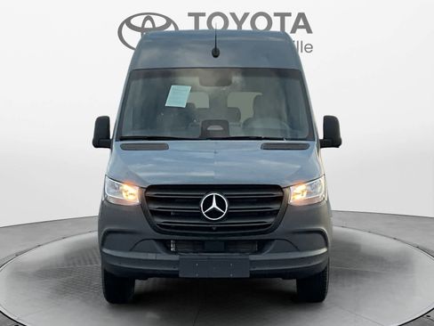 Used 2025 Mercedes-Benz Sprinter 2500 image 9