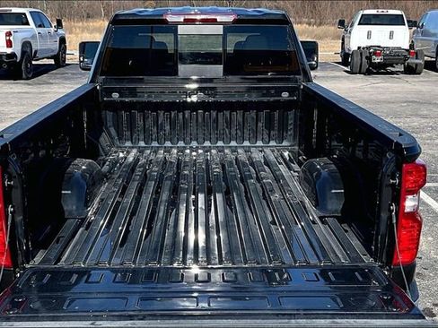 Used 2022 Chevrolet Silverado 3500 LTZ w/ LTZ Convenience Package image 7