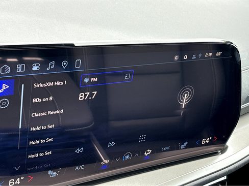 New 2026 Chevrolet Traverse LT w/ Sun and Wheel Package FWD image 9