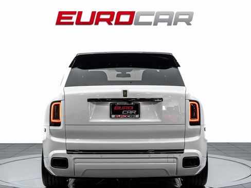 Used 2020 Rolls-Royce Cullinan Black Badge image 5