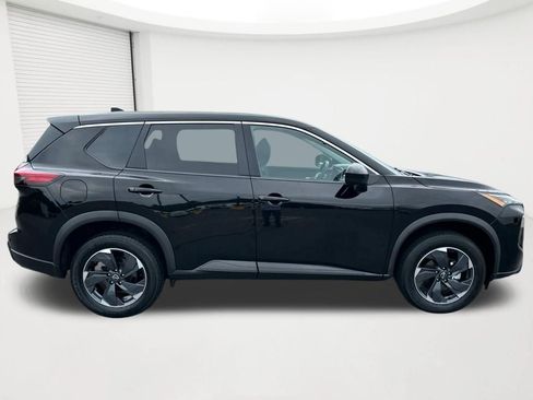 Used 2024 Nissan Rogue SV AWD/4WD image 4
