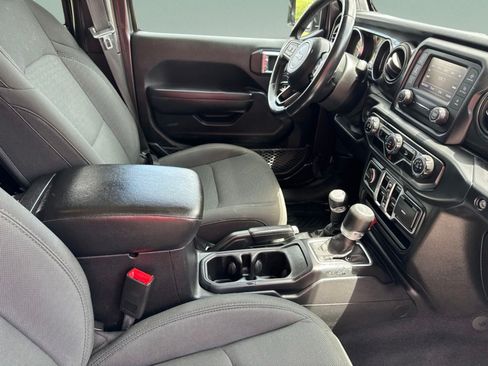 Used 2020 Jeep Wrangler Unlimited Sport AWD/4WD image 35