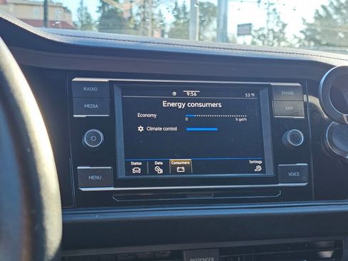 Used 2024 Volkswagen Jetta Sport image 20