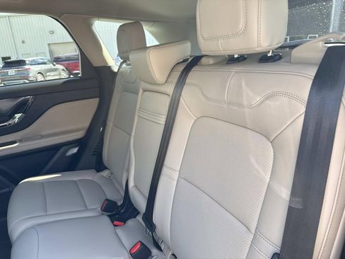 New 2026 Lincoln Corsair Premiere image 14