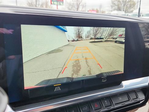 Used 2025 Chevrolet Silverado 3500 LT w/ Convenience Package image 14