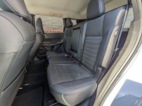 Used 2025 Mitsubishi Outlander SE AWD/4WD image 28