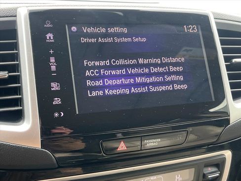 Certified 2018 Honda Pilot Touring image 15