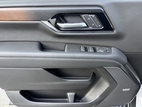 New 2026 GMC Yukon XL Denali w/ Denali Reserve Package image 14