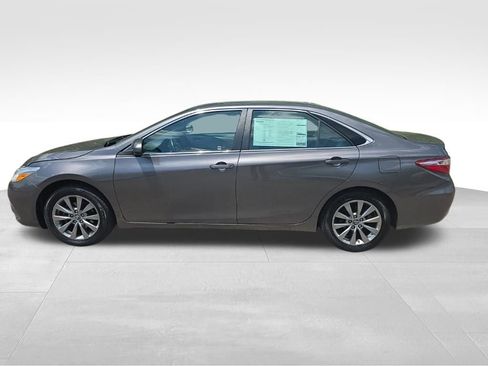 Used 2017 Toyota Camry XLE FWD image 8