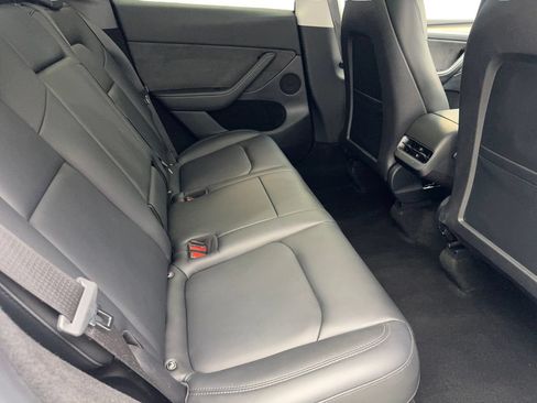 Used 2023 Tesla Model Y Long Range AWD/4WD image 37