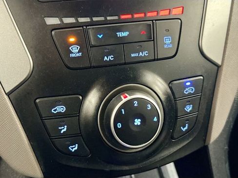 Used 2018 Hyundai Santa Fe Sport image 16