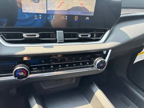 New 2027 Chevrolet Equinox LT w/ Convenience Package II FWD image 23