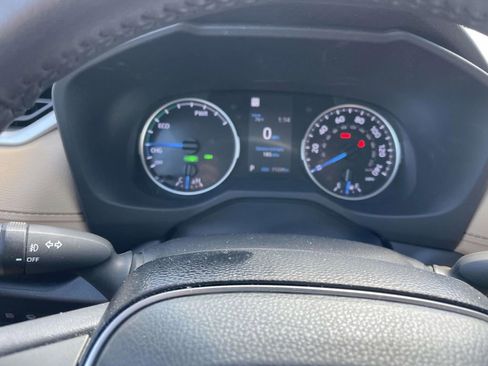 Used 2021 Toyota RAV4 XLE Premium image 39