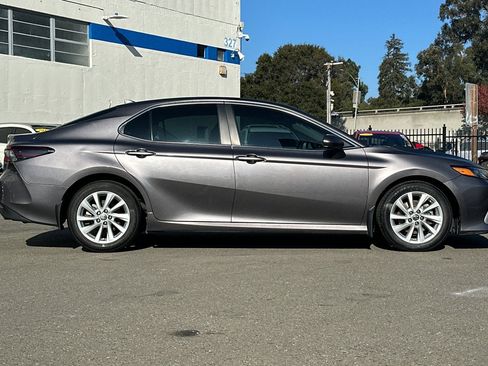 Used 2023 Toyota Camry LE image 3