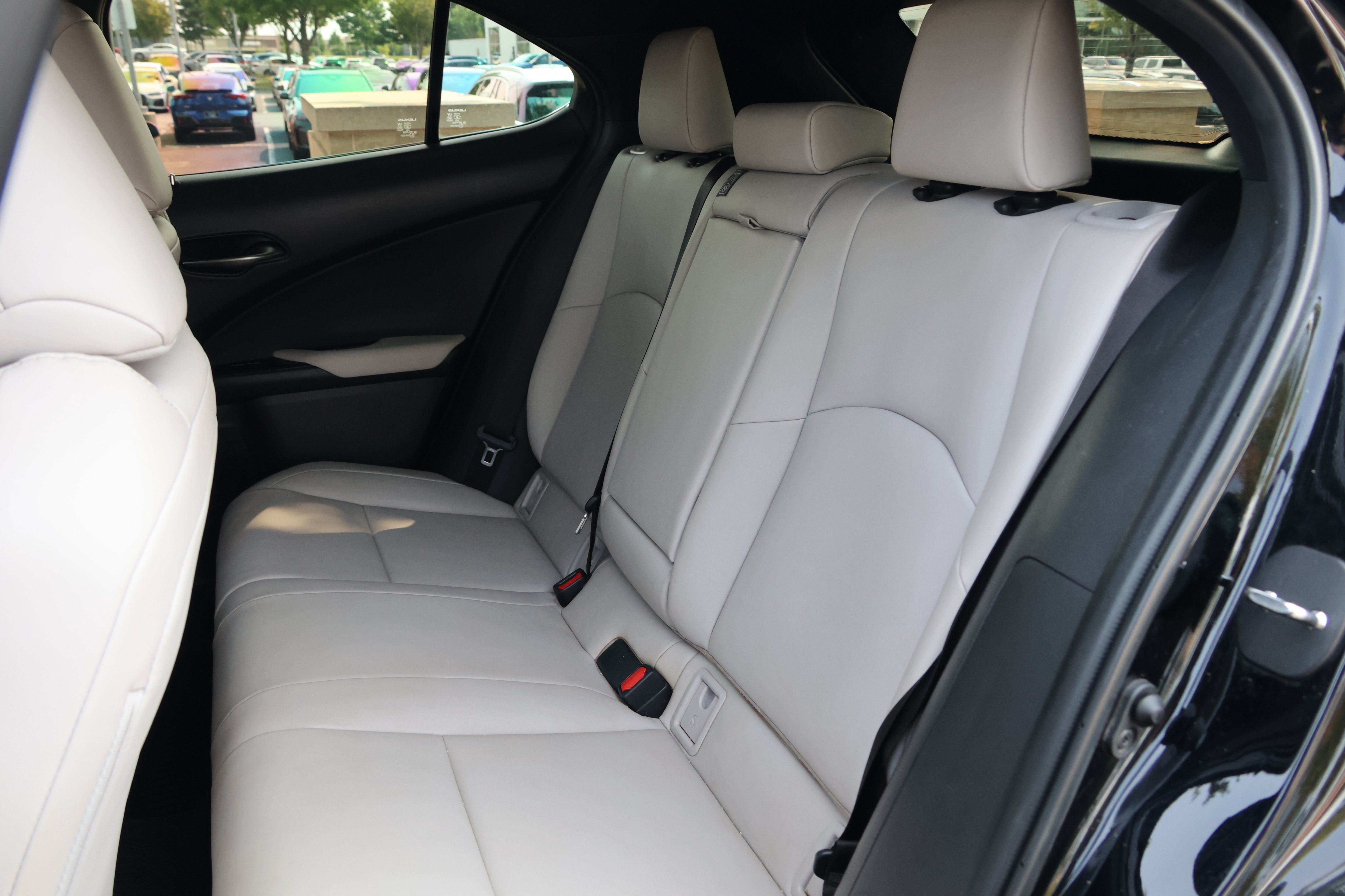 Used 2021 Lexus UX 250h w/ Accessory Package (Z1) AWD/4WD image 34