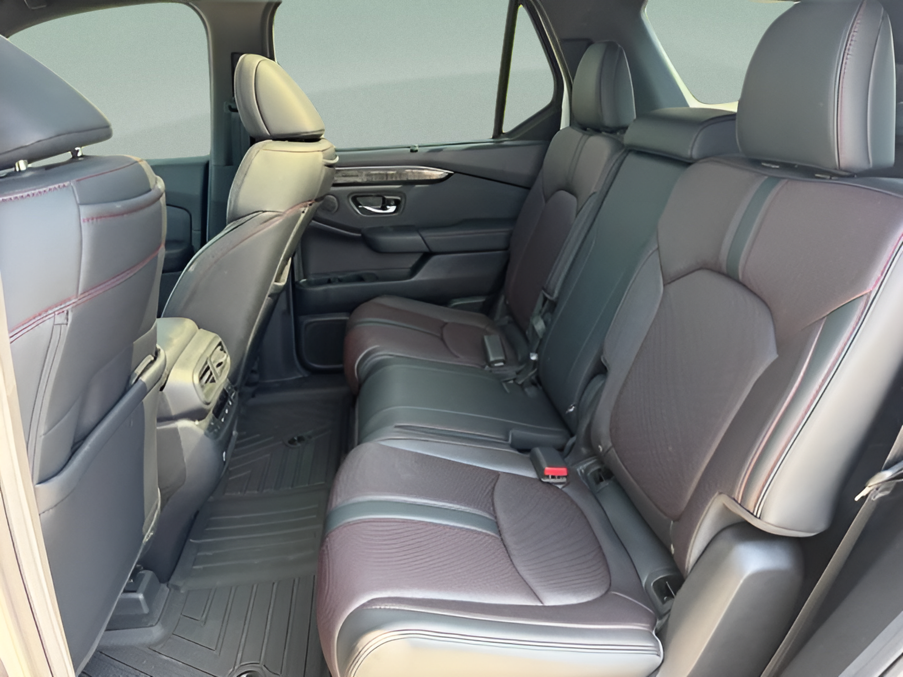Certified 2025 Honda Pilot Black Edition image 26