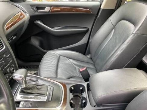 Used 2011 Audi Q5 2.0T Premium image 8
