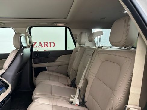 Certified 2023 Lincoln Navigator 4WD image 13