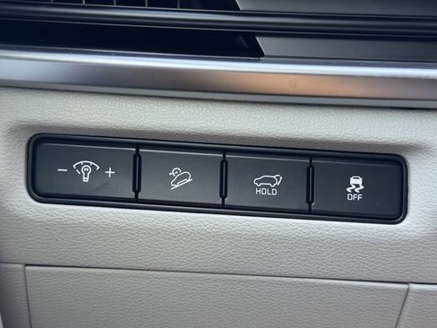 Certified 2025 Kia Telluride EX w/ EX Captain's Chair Package FWD image 29