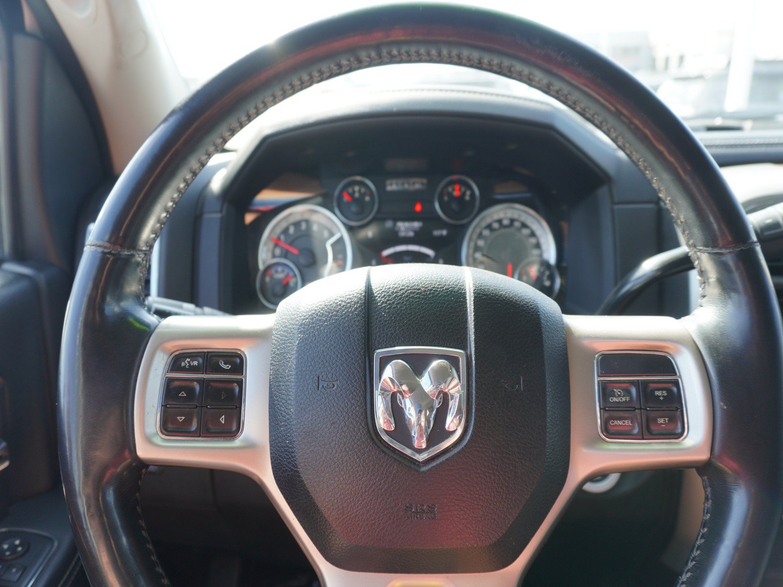 Used 2016 RAM 3500 Laramie AWD/4WD image 23