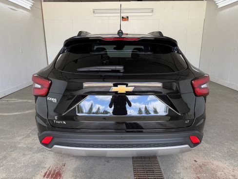 New 2025 Chevrolet Trax LT w/ Driver Confidence Package image 5