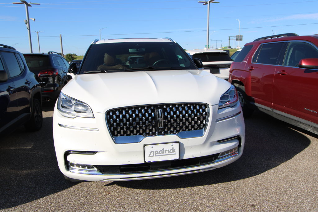 Used 2024 Lincoln Aviator Black Label AWD/4WD image 2