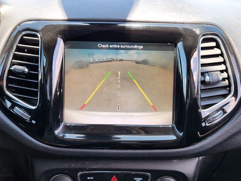 Used 2019 Jeep Compass Limited FWD image 18