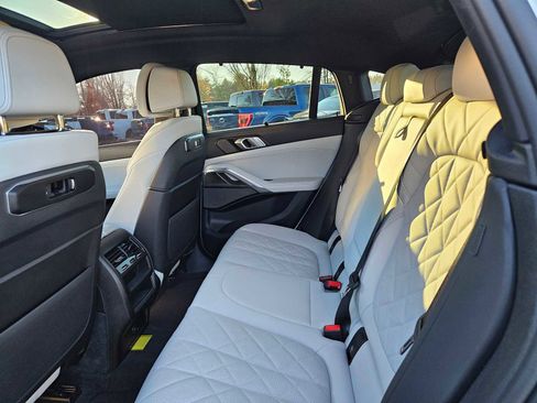 Used 2025 BMW X6 M60i image 23