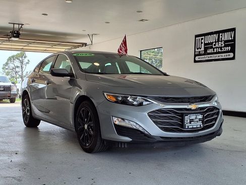 Used 2025 Chevrolet Malibu LT FWD image 18