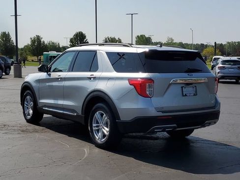 Certified 2023 Ford Explorer XLT w/ Equipment Group 202A AWD/4WD image 4