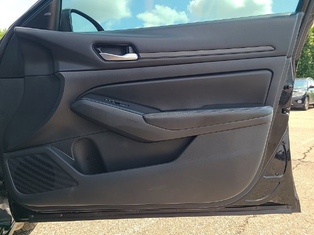 Used 2024 Nissan Altima 2.5 SV AWD/4WD image 26