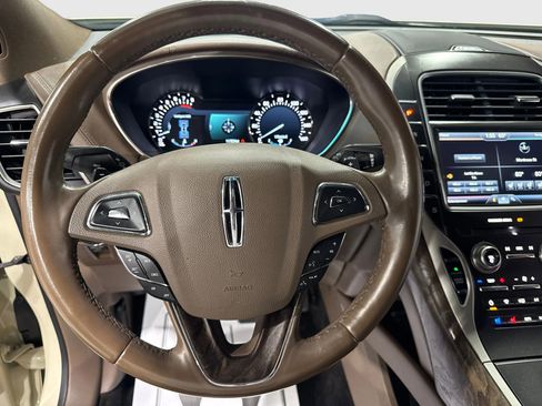 Used 2016 Lincoln MKX Reserve w/ Climate Package AWD/4WD image 17