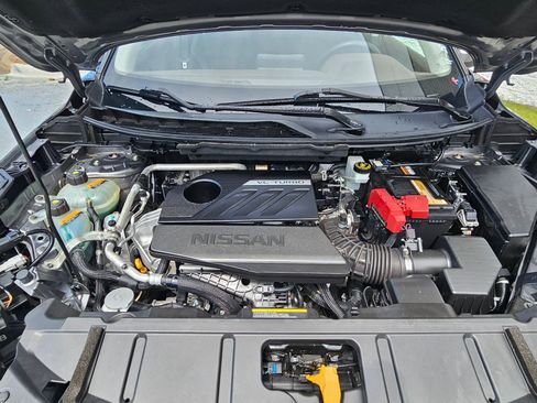 Used 2023 Nissan Rogue SV FWD image 31