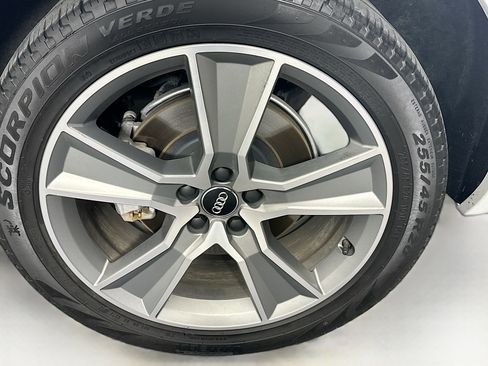 Used 2019 Audi Q5 2.0T Premium Plus w/ Premium Plus Package image 11