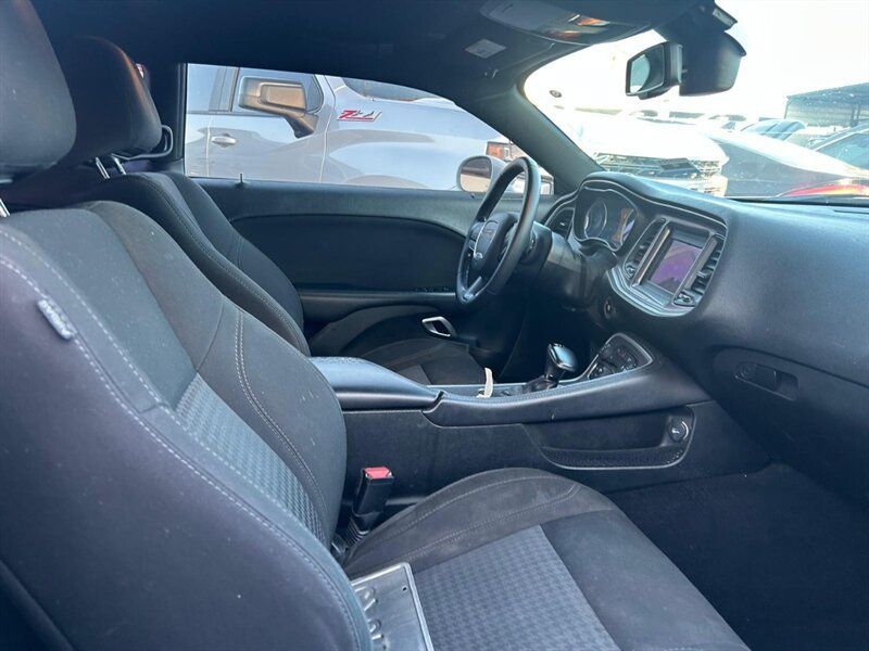 Used 2020 Dodge Challenger SXT RWD image 18