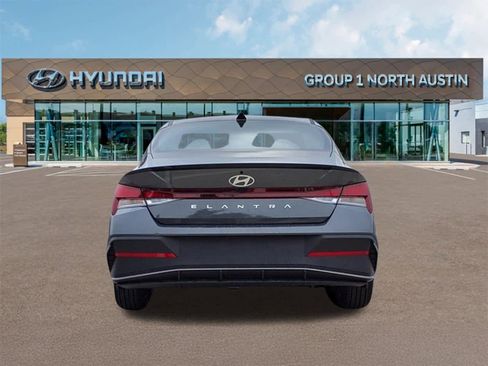 New 2025 Hyundai Elantra Sport image 6