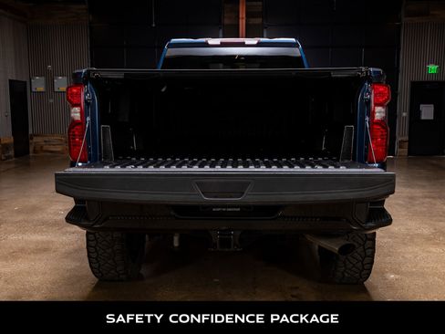 Used 2022 Chevrolet Silverado 2500 Custom w/ Custom Convenience Package image 8