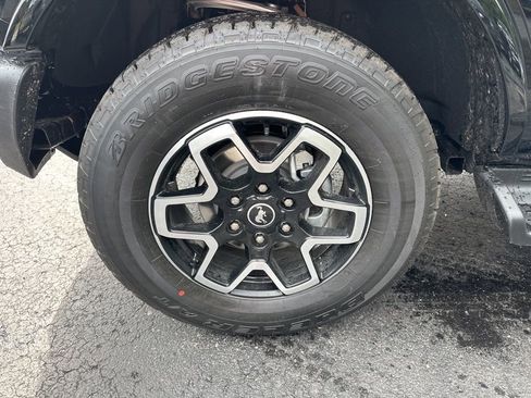 New 2025 Ford Bronco Outer Banks image 9