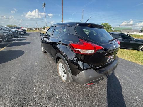 Used 2020 Nissan Kicks S image 6