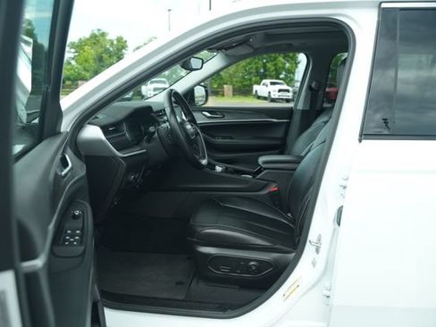 Used 2022 Jeep Grand Cherokee L Limited AWD/4WD image 14