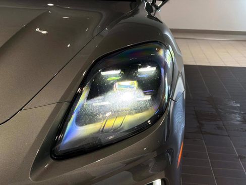 Used 2025 Porsche Panamera RWD image 11