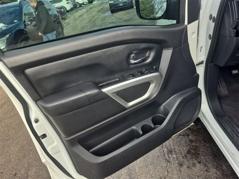 Used 2023 Nissan Titan SV image 20