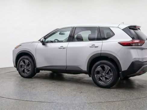 Used 2025 Nissan Rogue SV FWD image 6