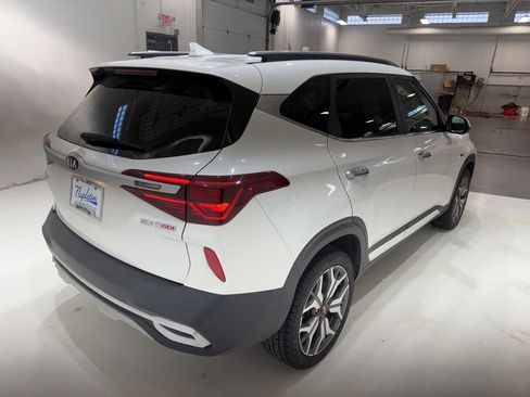 Used 2021 Kia Seltos SX w/ SX Sunroof Package image 6